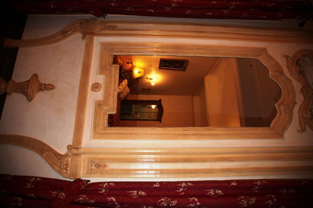 Hotel Du Fiacre Carpentras Rom bilde