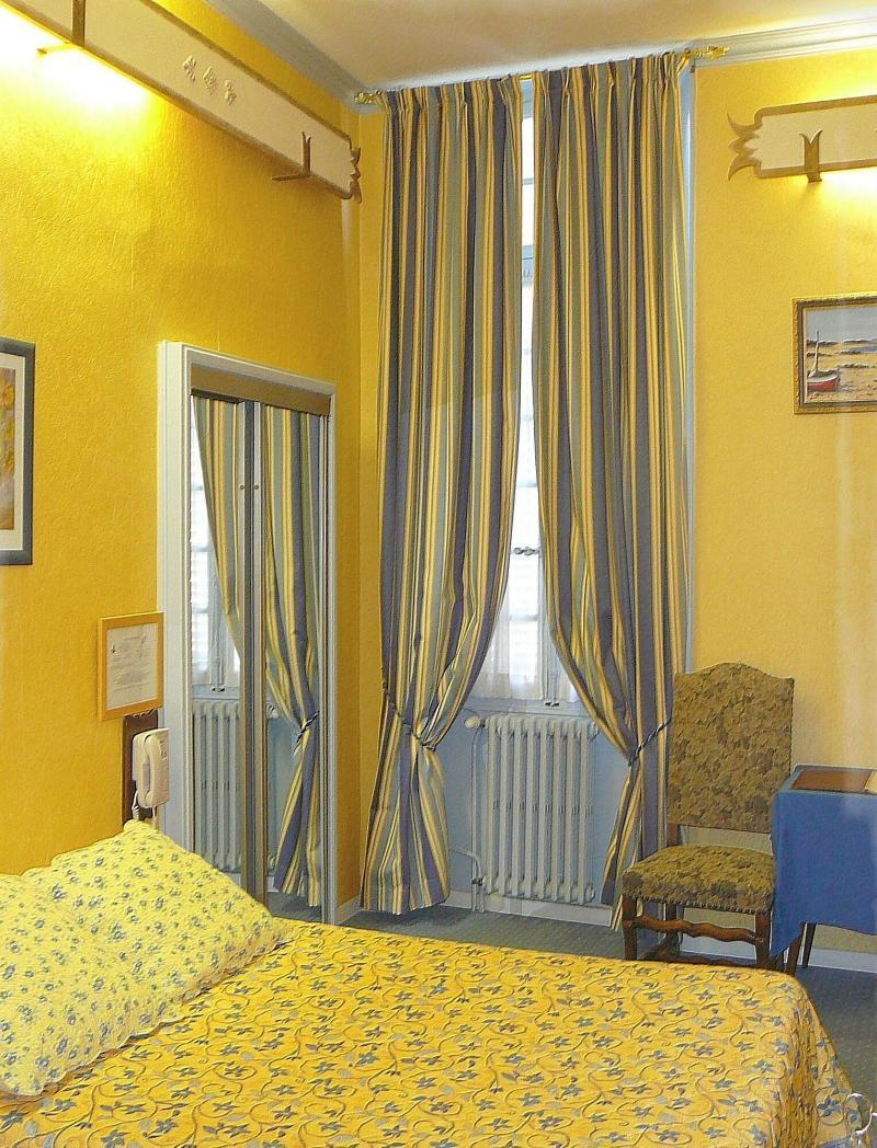 Hotel Du Fiacre Carpentras Eksteriør bilde