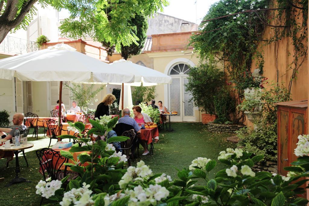 Hotel Du Fiacre Carpentras Eksteriør bilde
