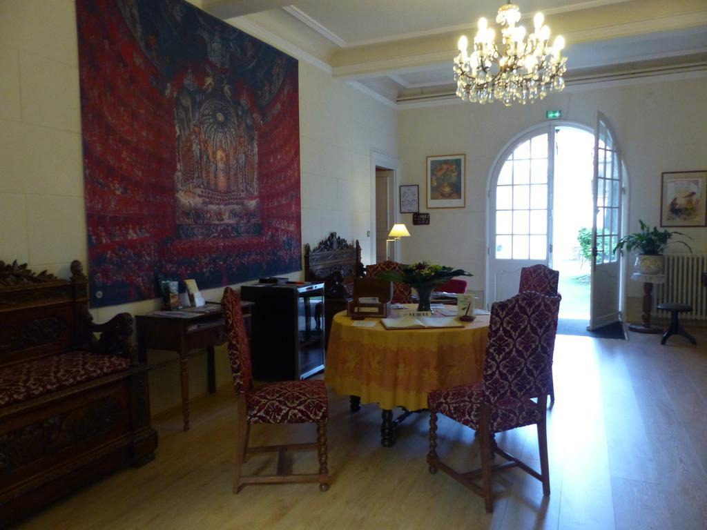 Hotel Du Fiacre Carpentras Eksteriør bilde
