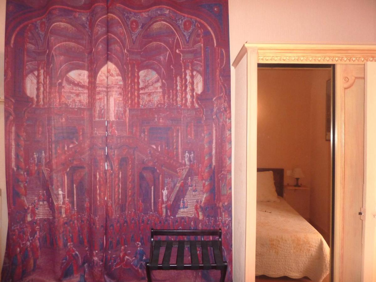 Hotel Du Fiacre Carpentras Rom bilde